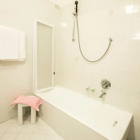 Otel K2 2*
